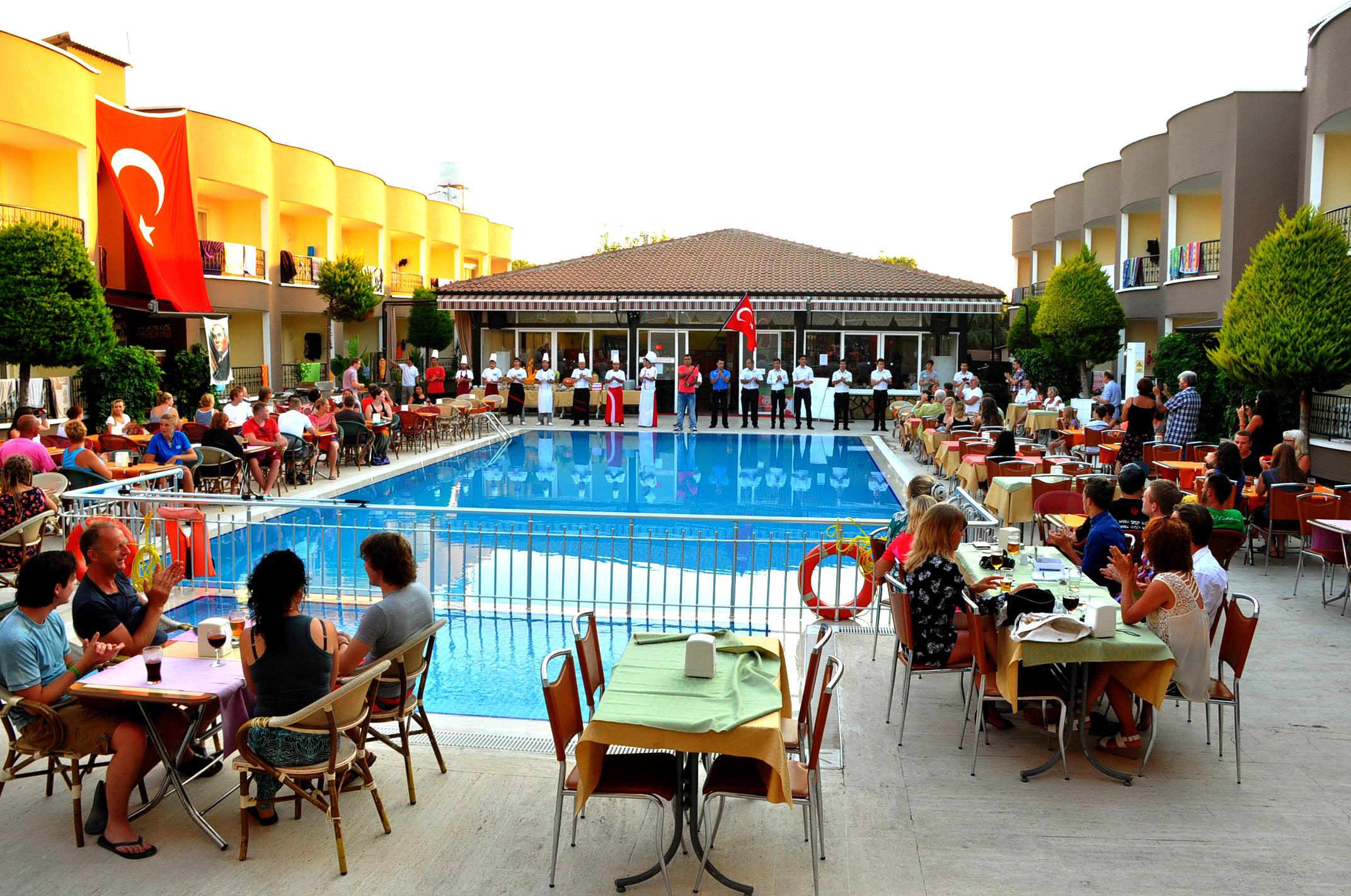 Sayanora Hotel Side Esterno foto