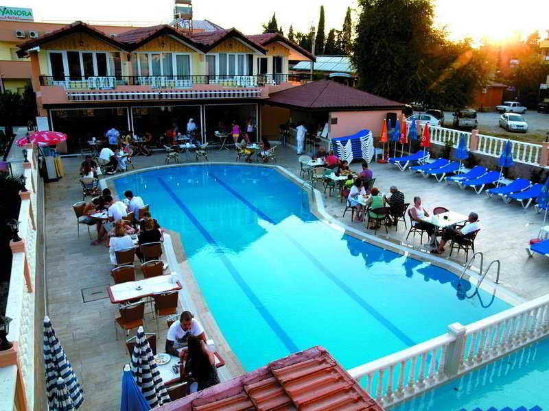 Sayanora Hotel Side Esterno foto